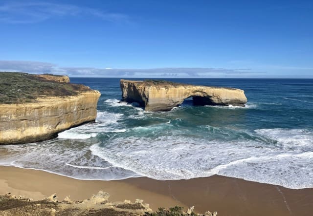 Explore the stunning Great Ocean Road with a 5-day itinerary, capturing unforgettable photo spots and indulging in photography.